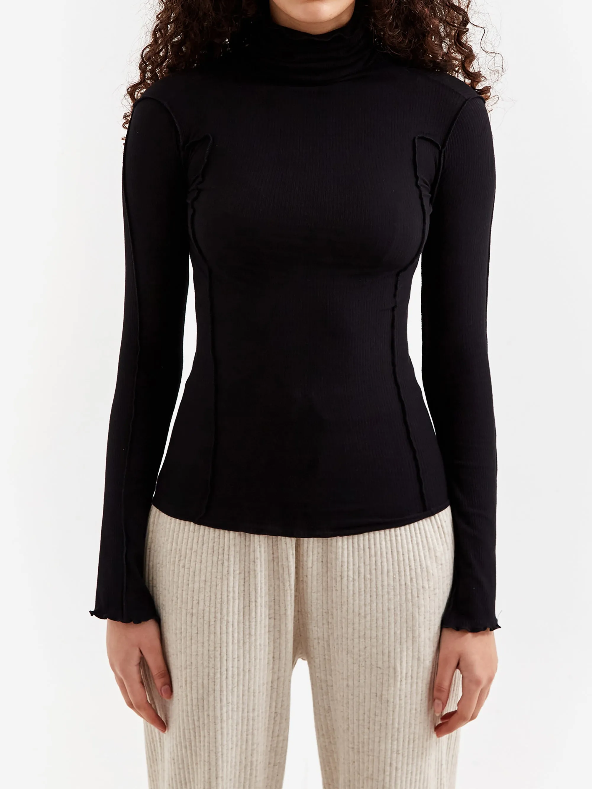 Baserange Omato Turtle Neck - Black