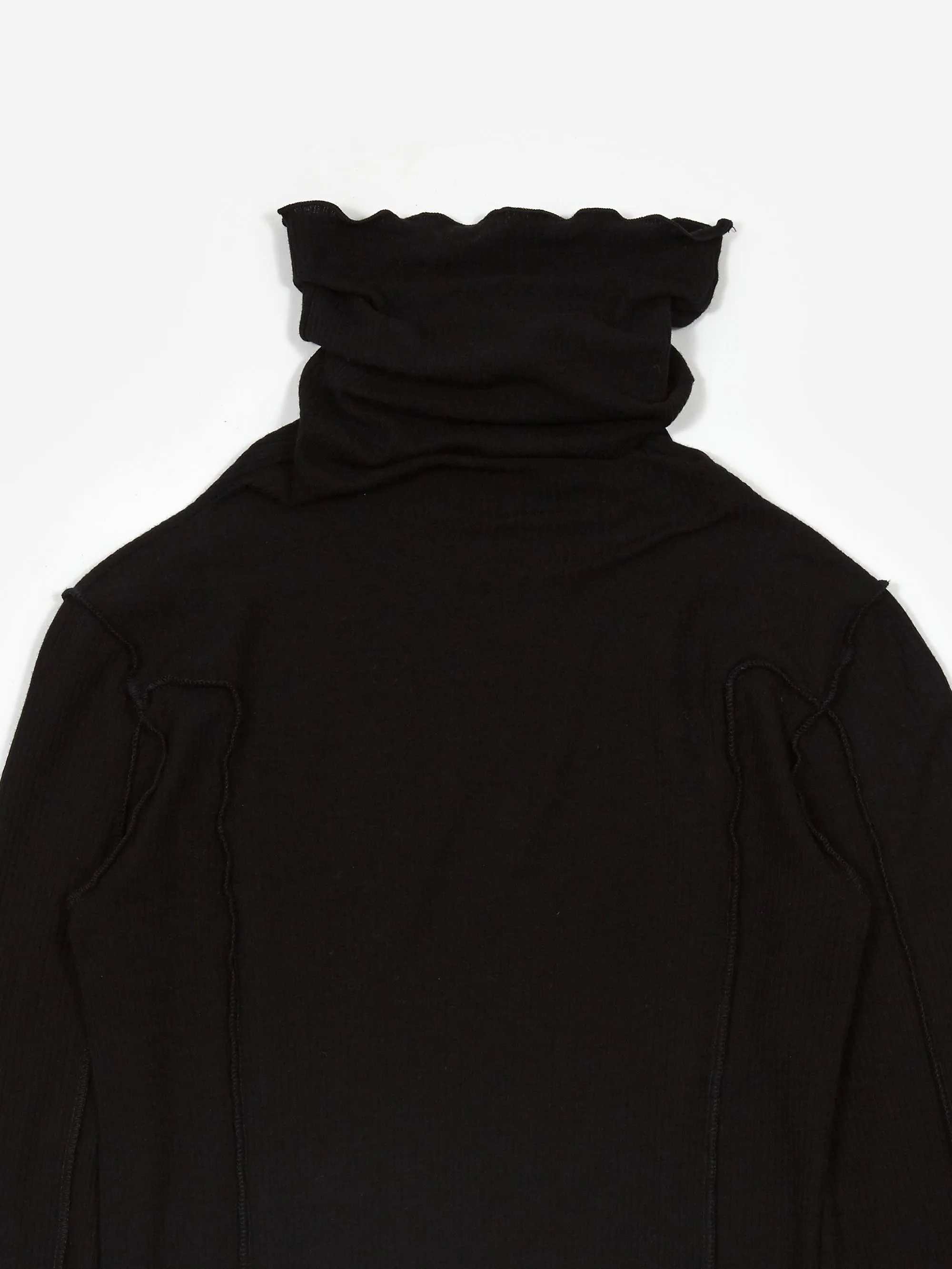 Baserange Omato Turtle Neck - Black