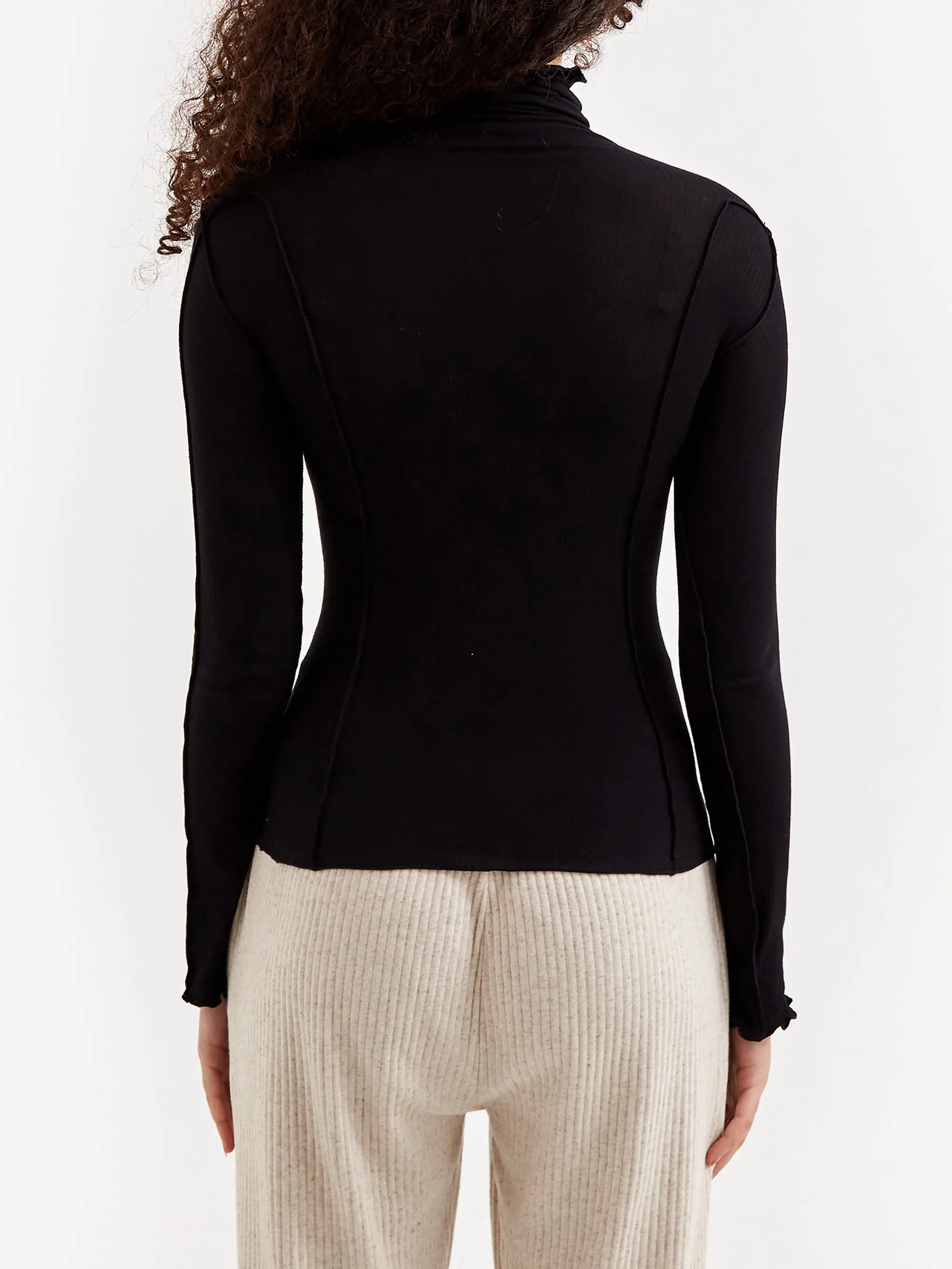 Baserange Omato Turtle Neck - Black