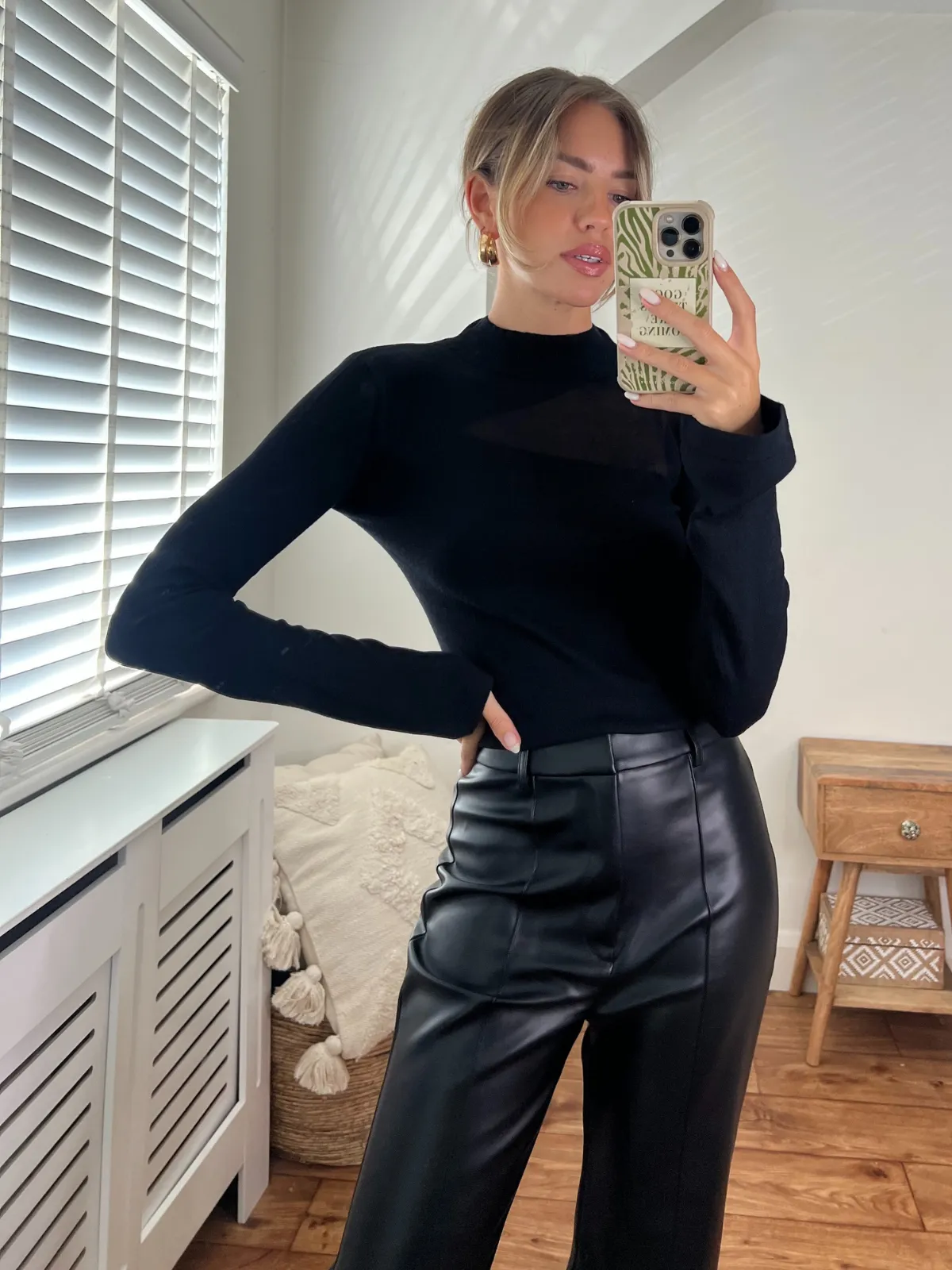 Maylah Sheer Panel Knitted Top / Black