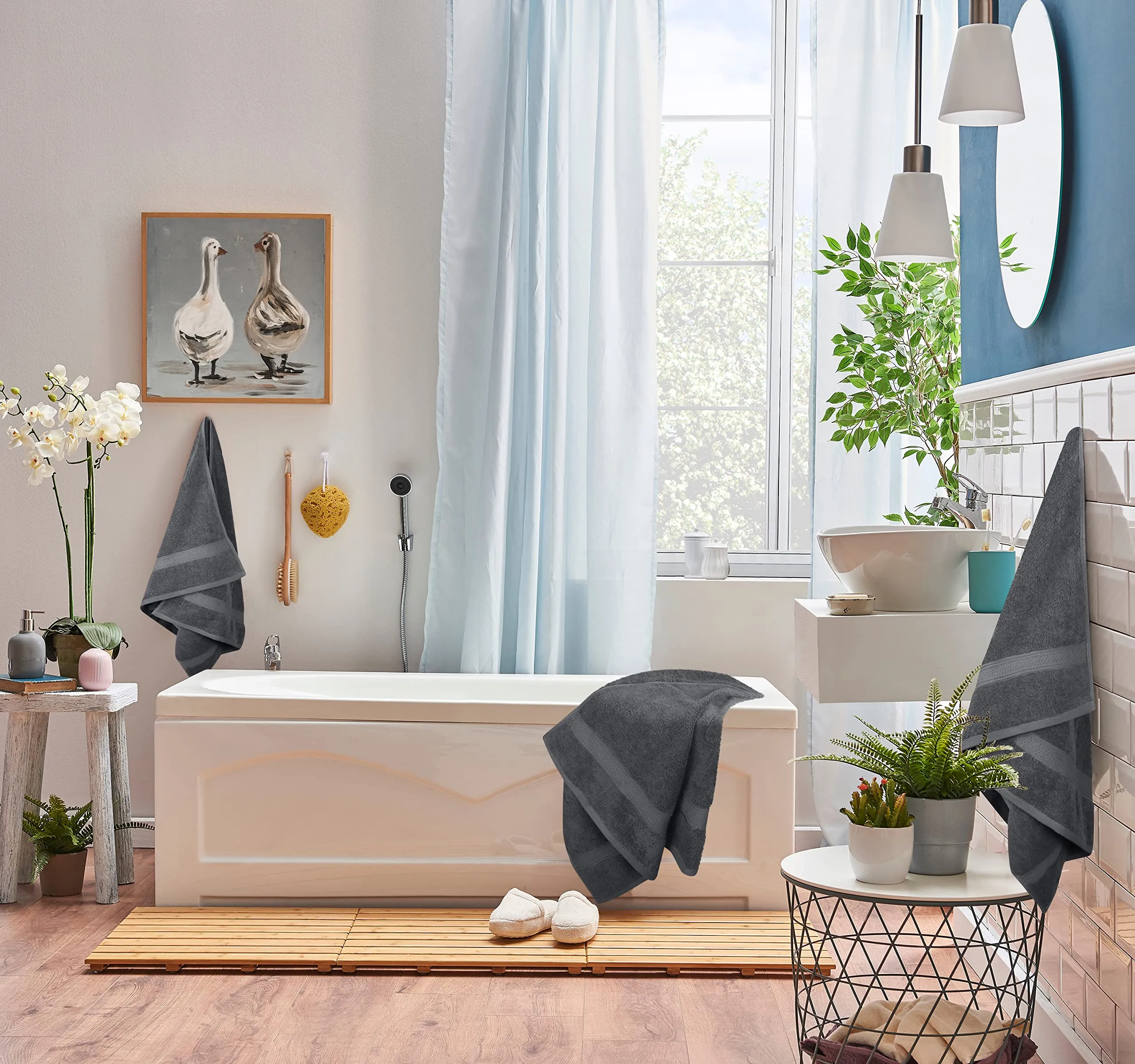 Utopia Towels 8-Piece Premium Towel Set.