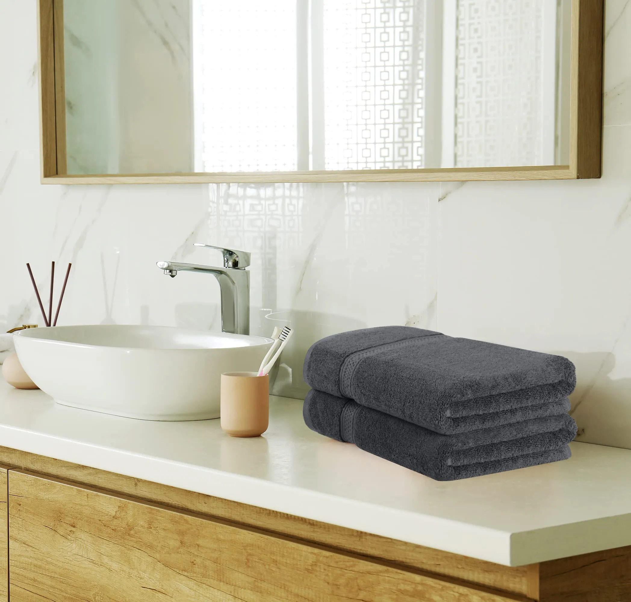 Utopia Towels 8-Piece Premium Towel Set.